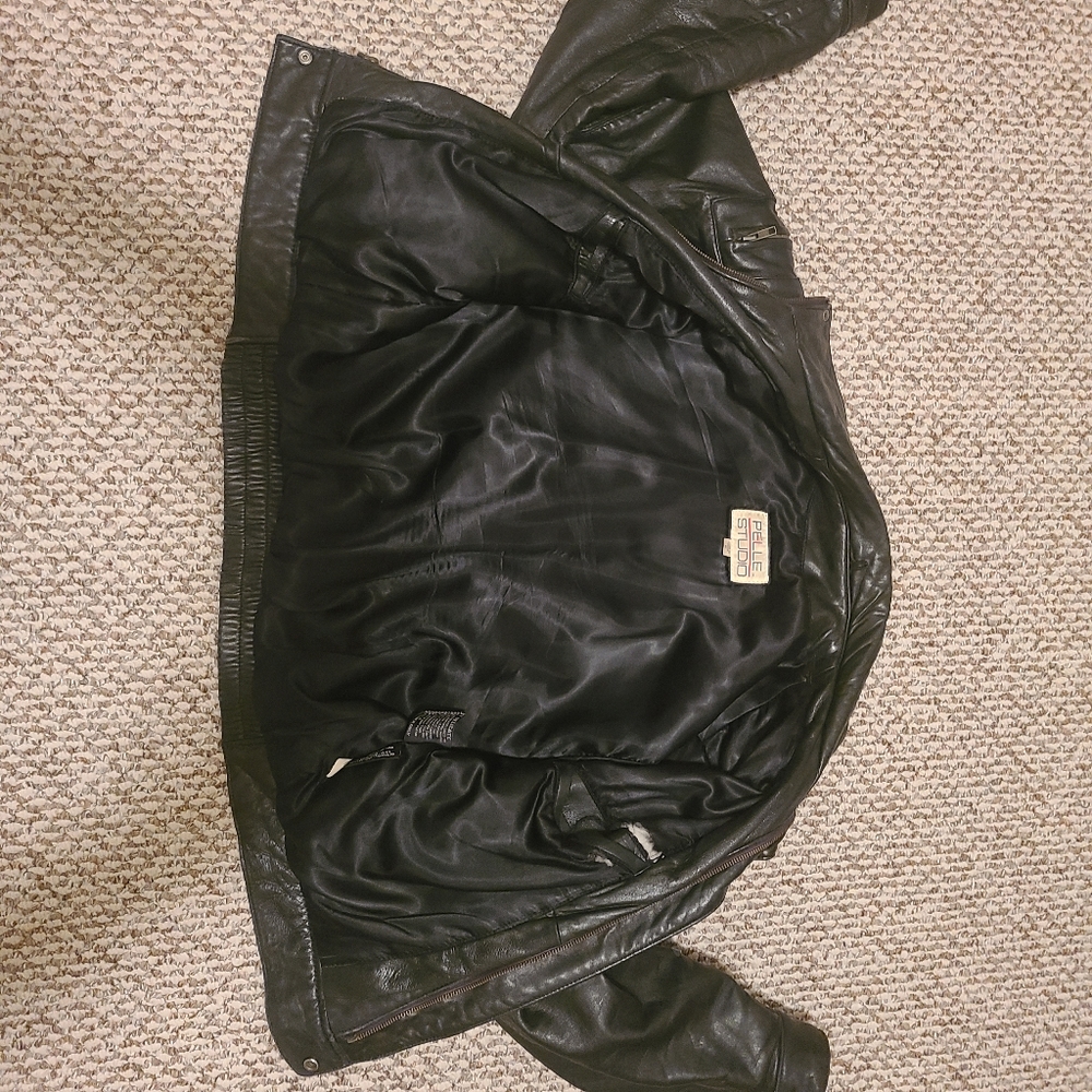 Leather jacket - Picture 3 of 8